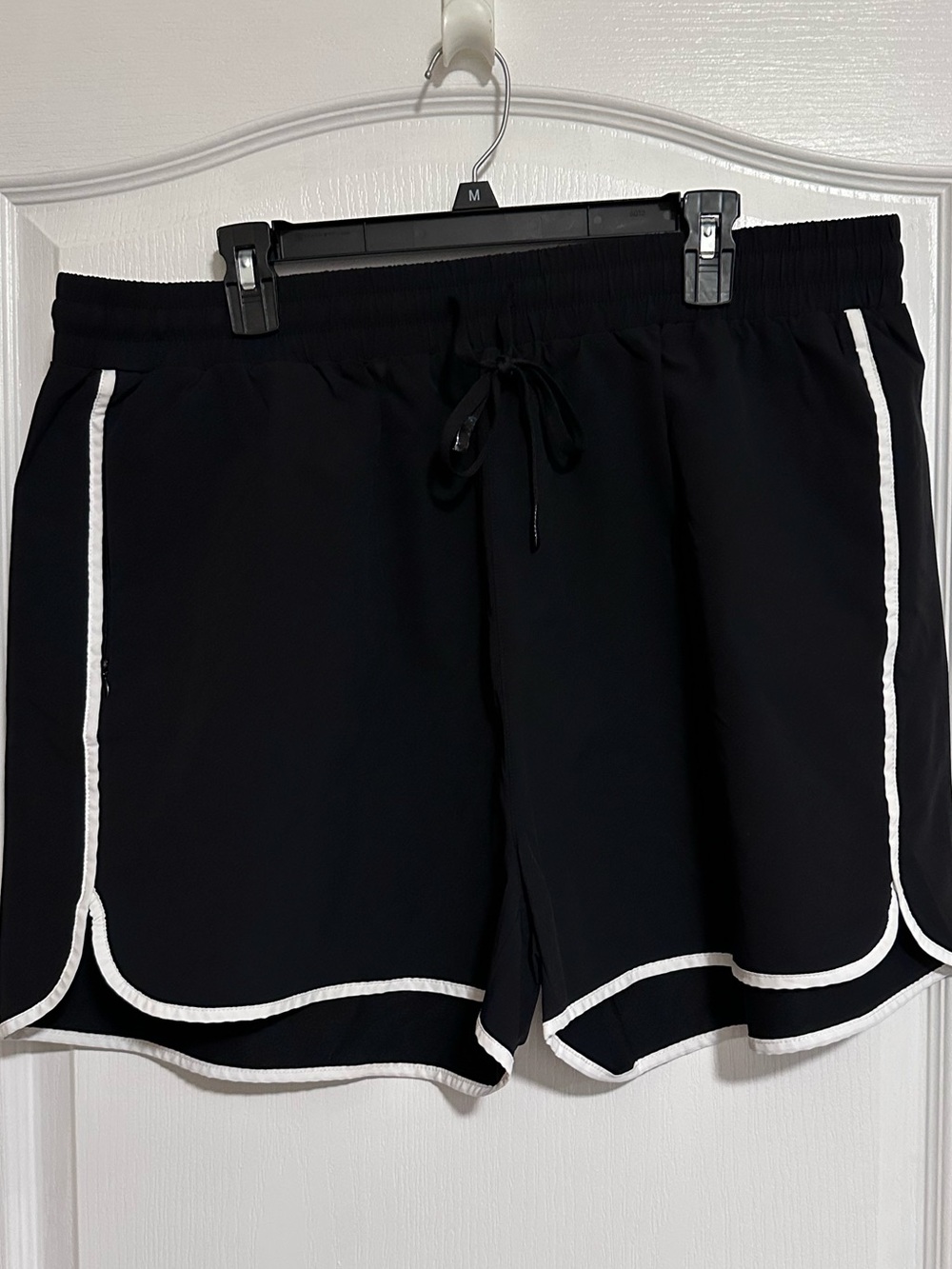 Mono B Women’s Black Athletic Shorts 3XL Drawstring Zipper Pockets Sporty